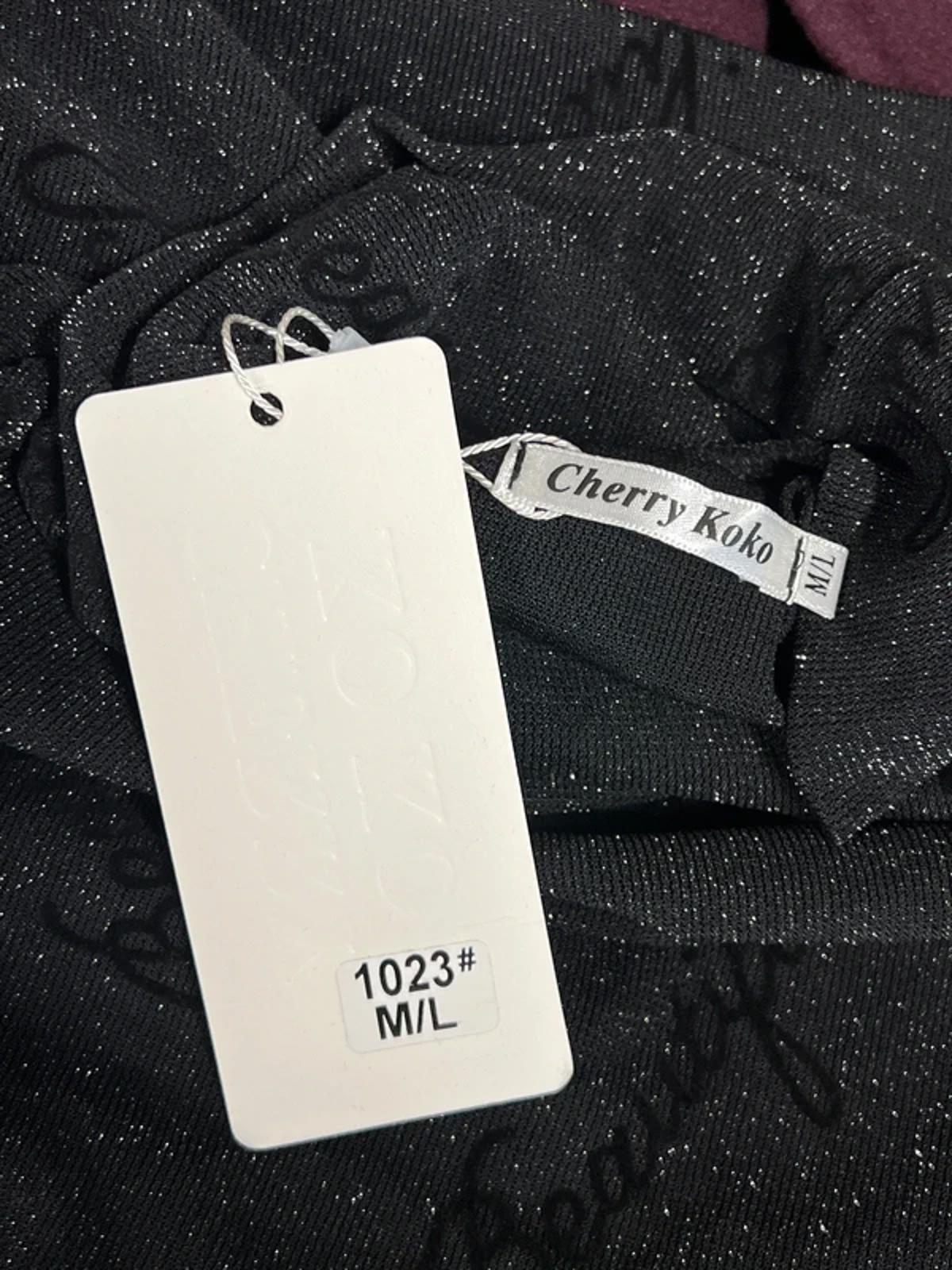 Cherry Koko | M/L | Thin black jumper