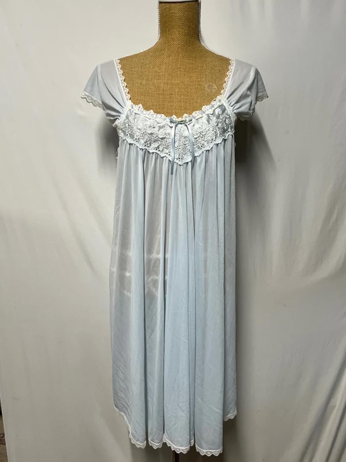 Vintage Miss Elaine | M | Coquette Style | Silk Essence Blue Nightdress