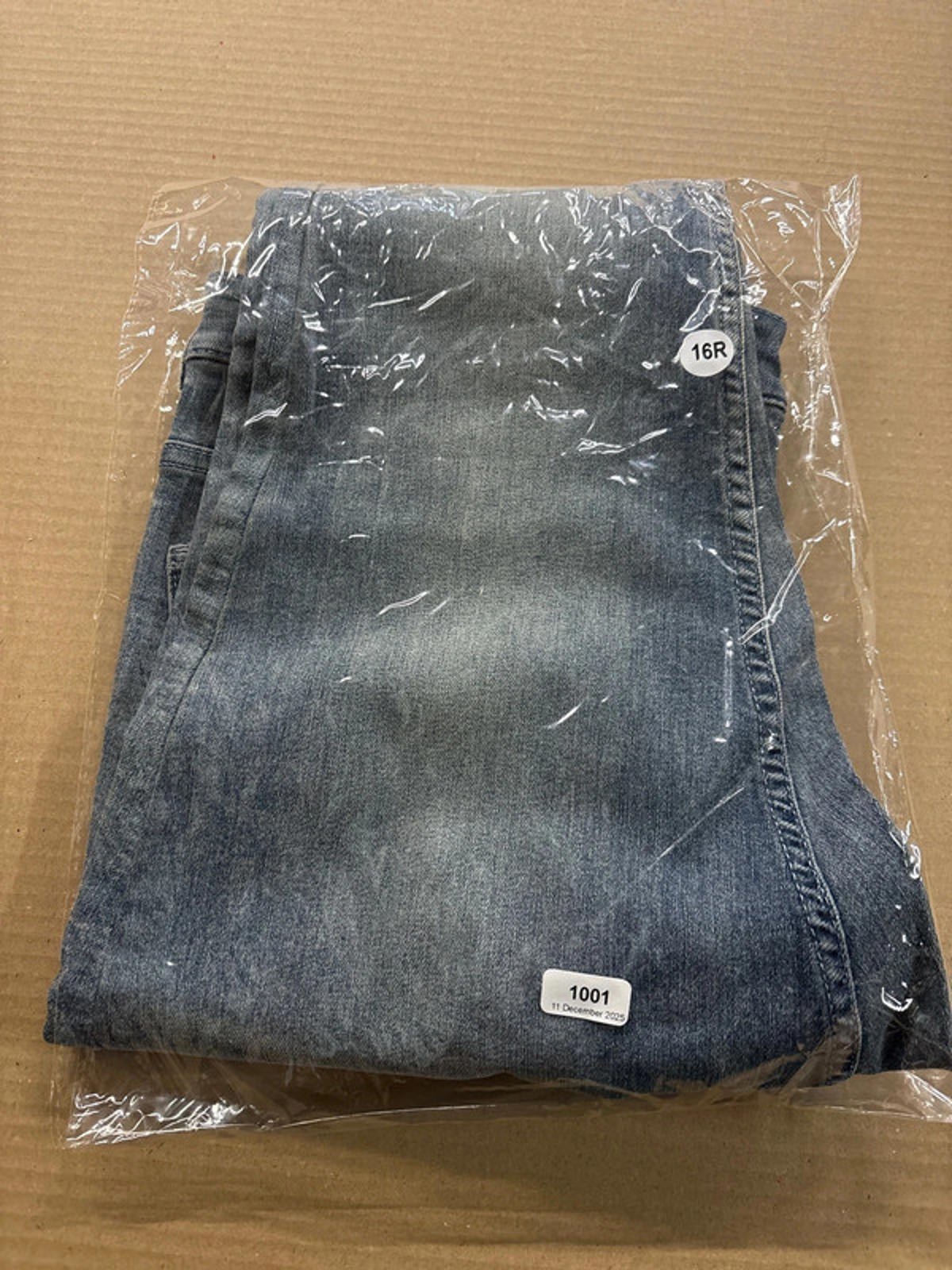 Brand new Divided blue jeans 16r