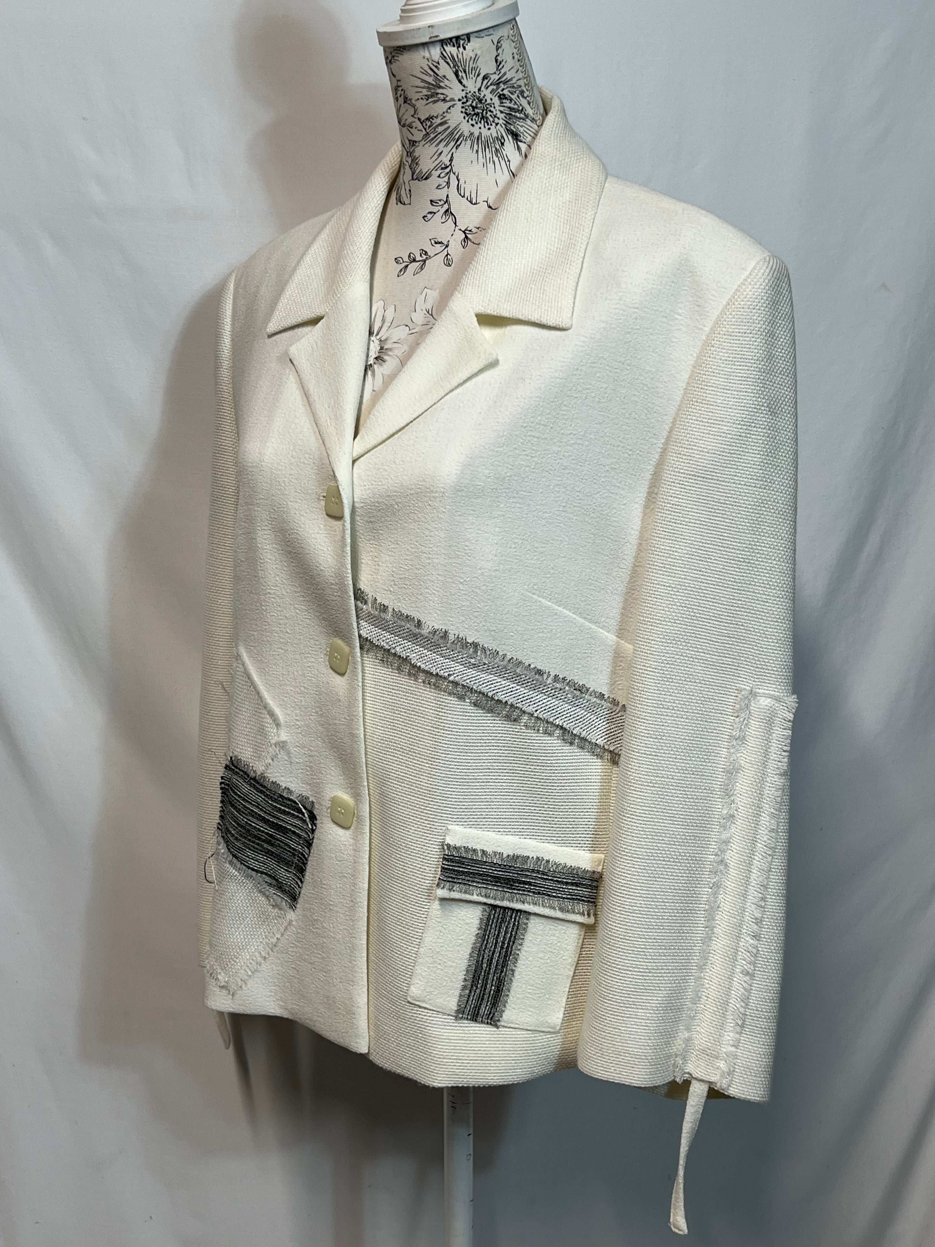 Max Pierre | Size 18 | White Blazer