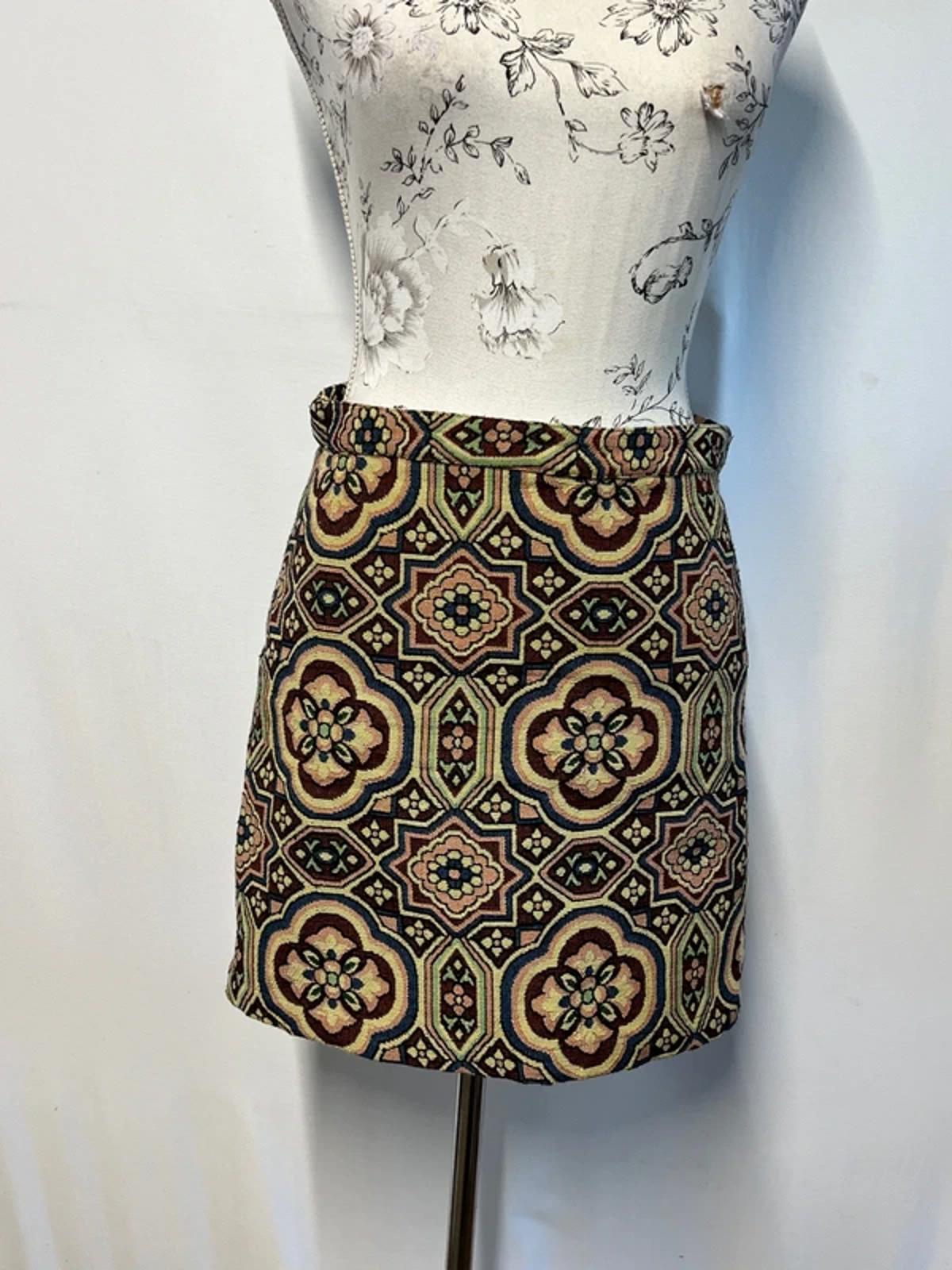 Topshop | Size 10 | Y2K multicolored tapestry skirt