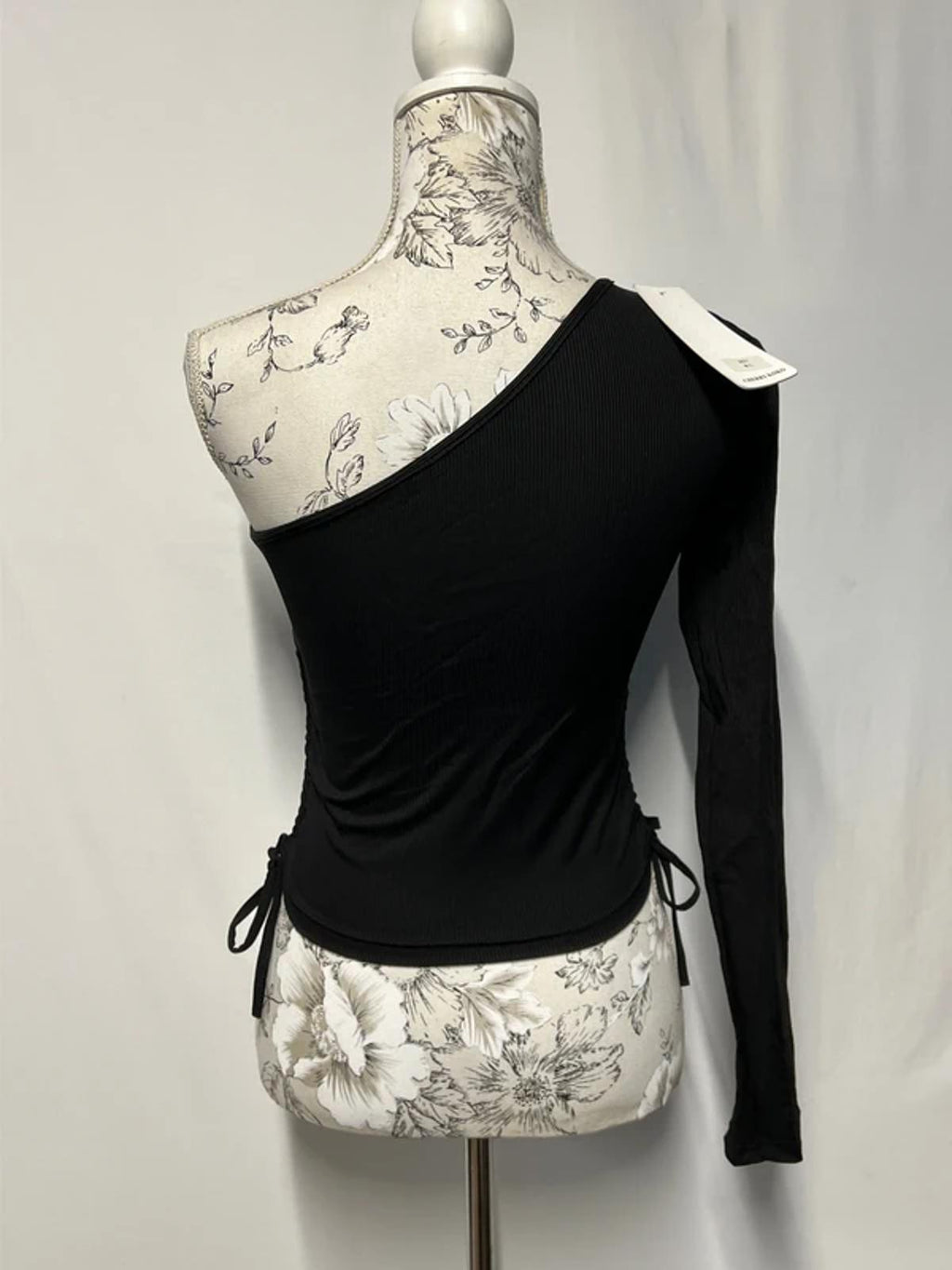 Cherry Koko  | M/L | Black Elasticated Off Shoulder Top