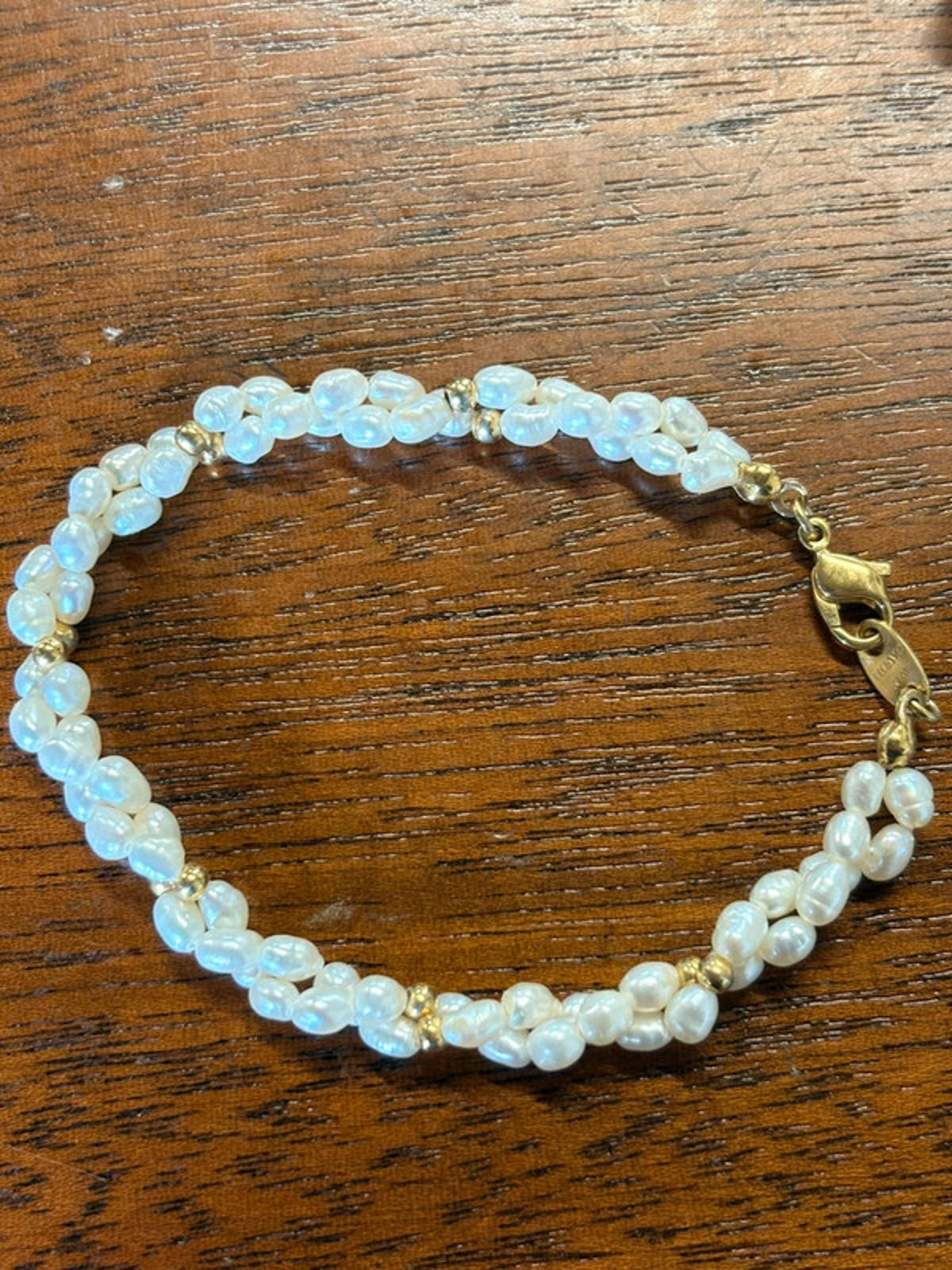 White natural pearl bracelet