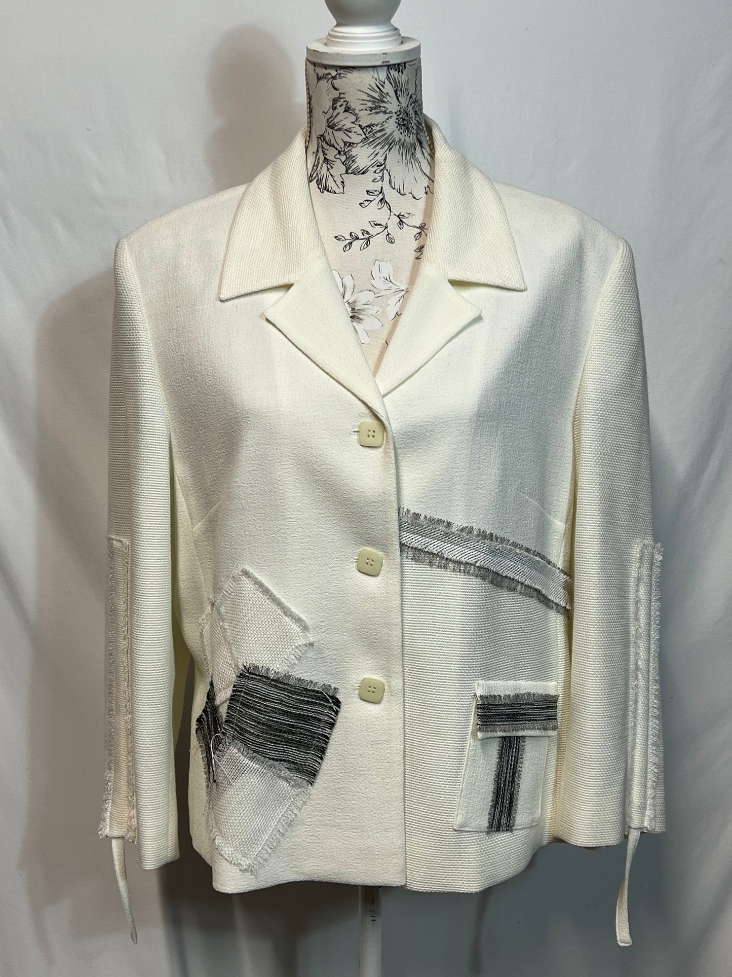 Max Pierre | Size 18 | White Blazer