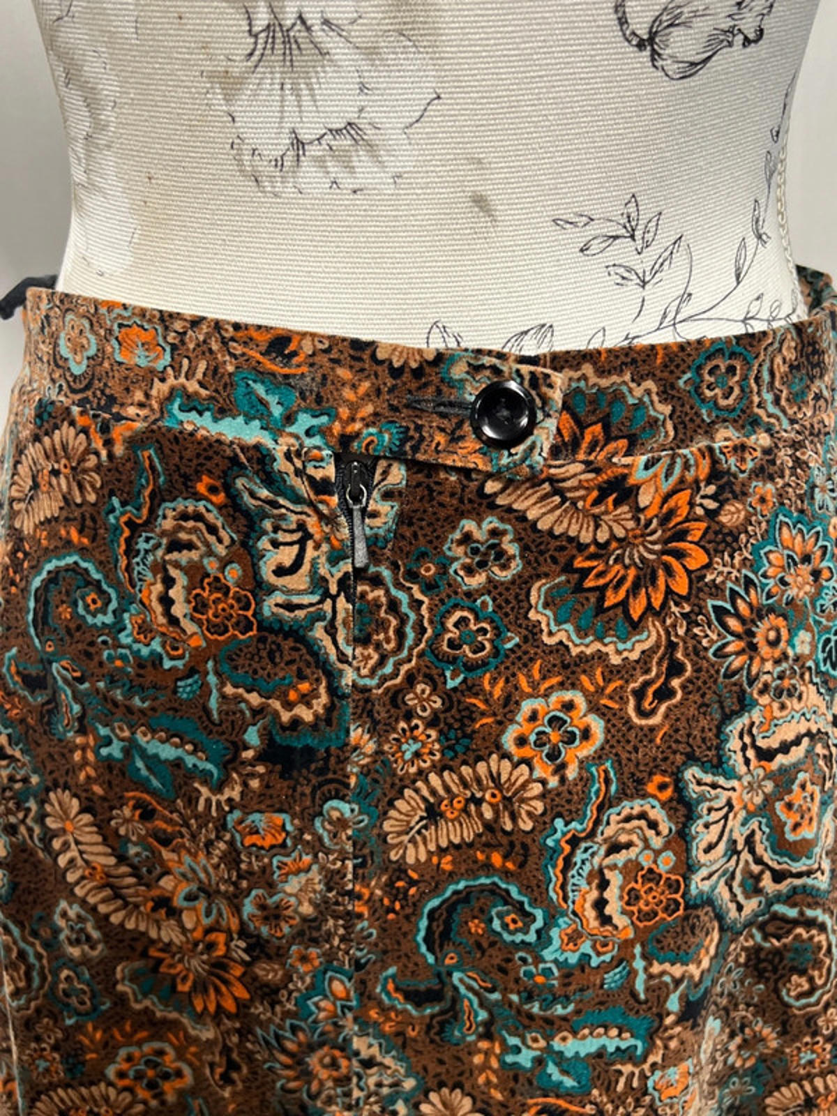 Vintage German Velvet Skirt | 16