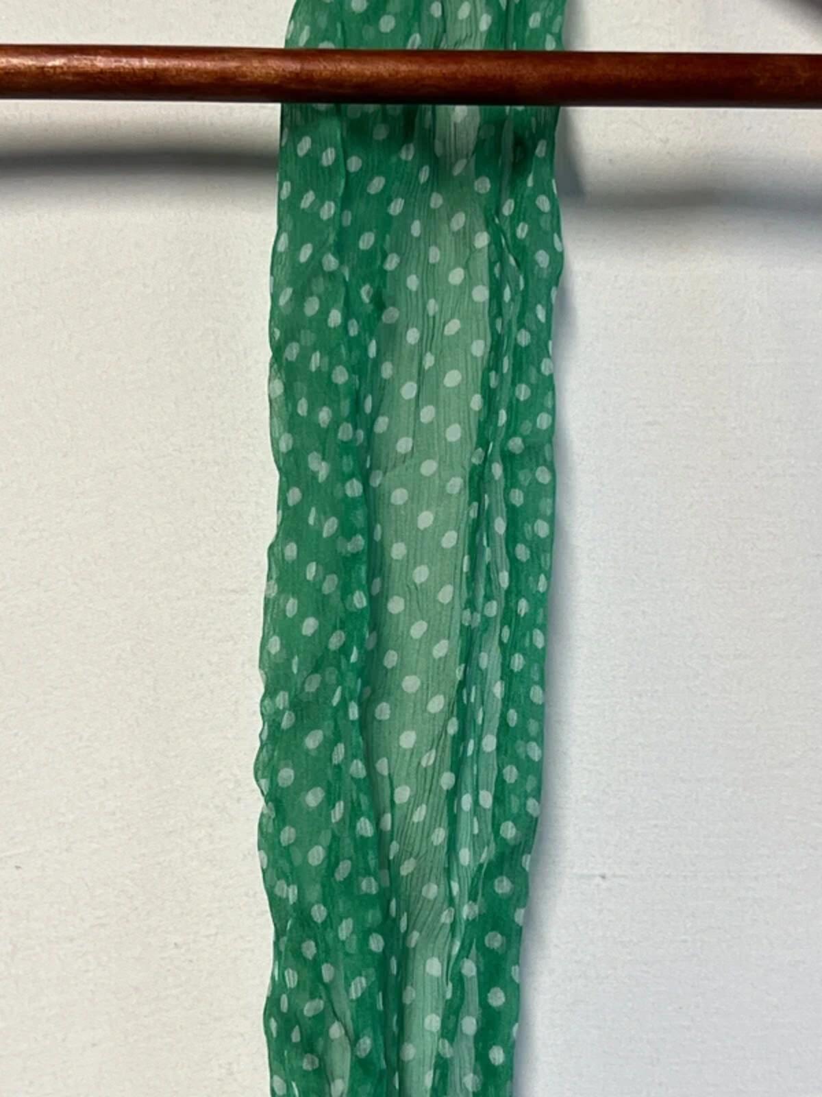 Ladies Vintage-style green polka dot scarf