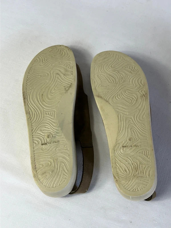 Glove | Size 8 | Brown leather flip flops with buckles