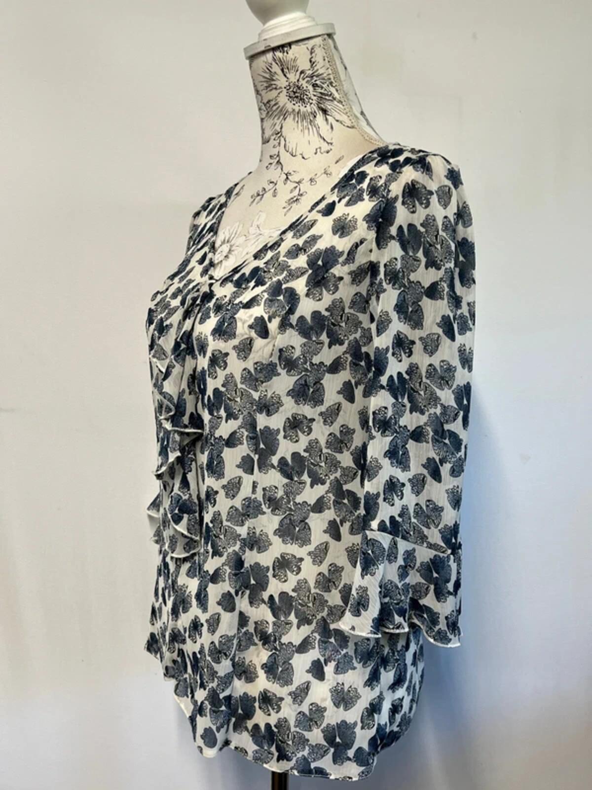 F&F | 14 | Ladies black and white floral top |