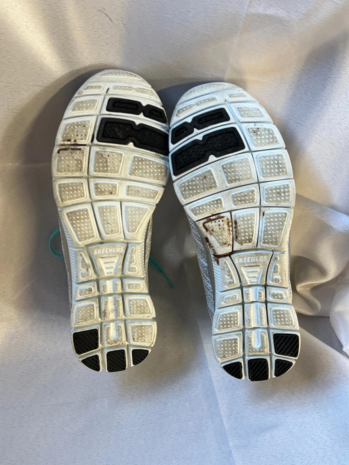 Skechers | 7 | White/Silver Blue Laced Trainers