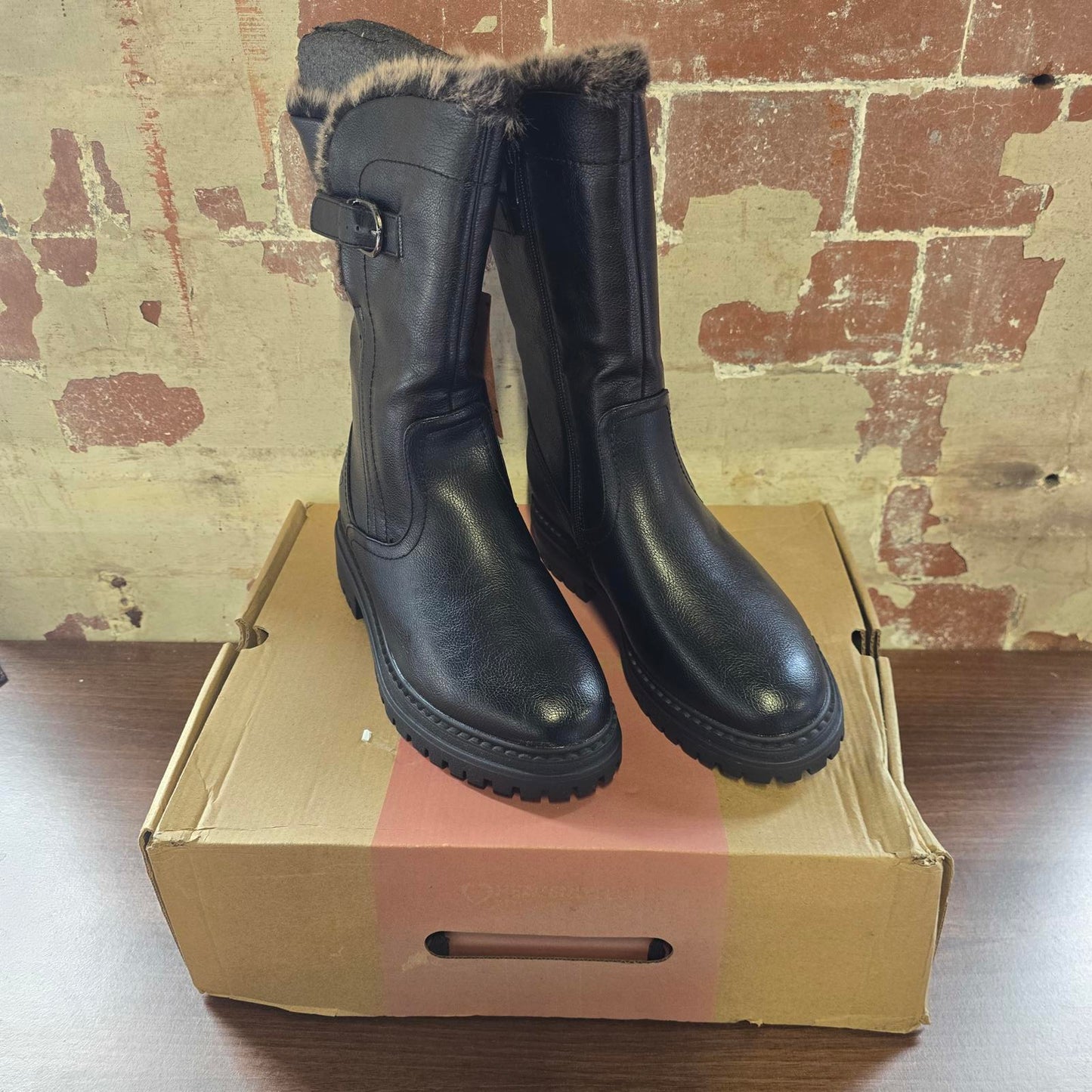 Brand new Heavenly Feet Kitson calf boots size 6