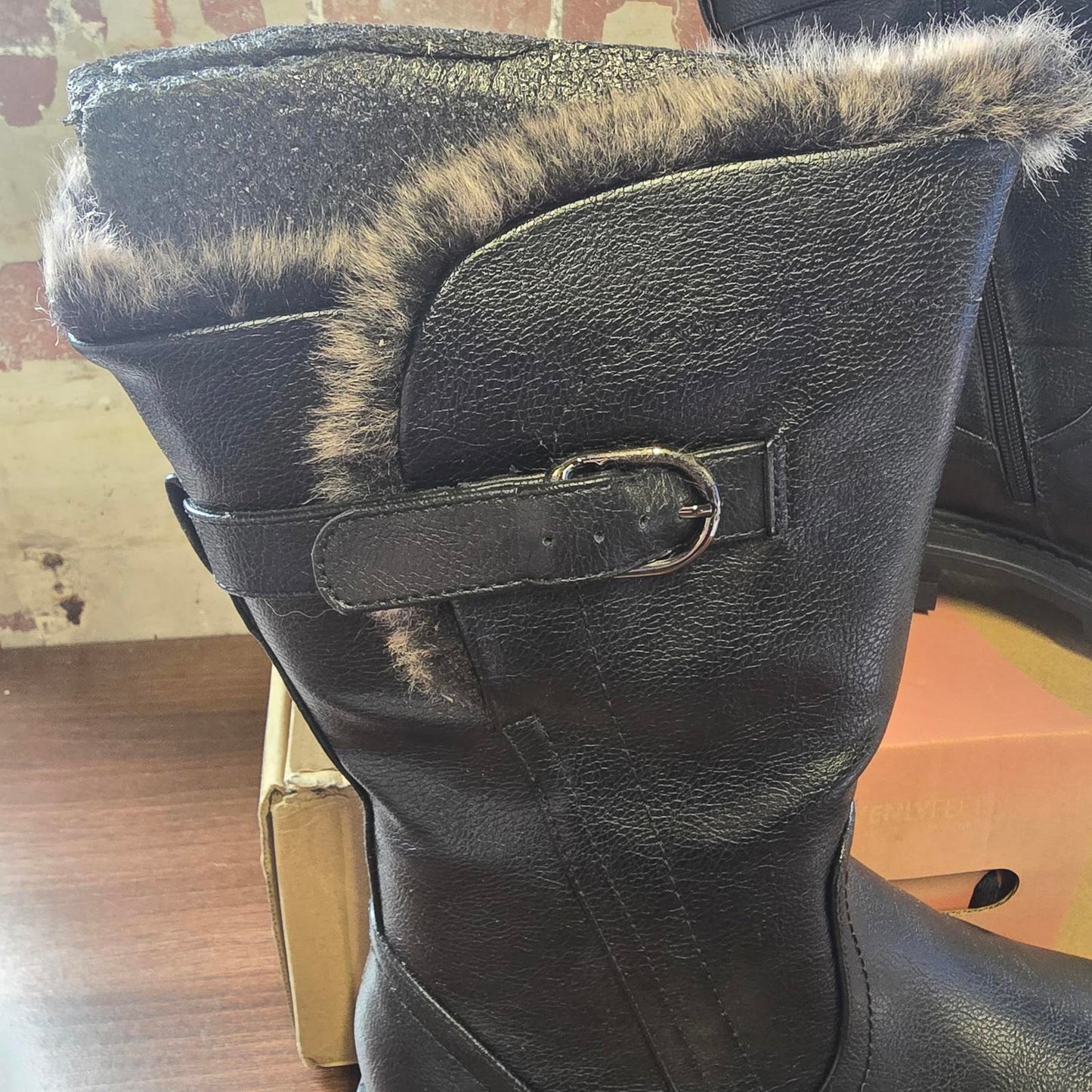 Brand new Heavenly Feet Kitson calf boots size 6