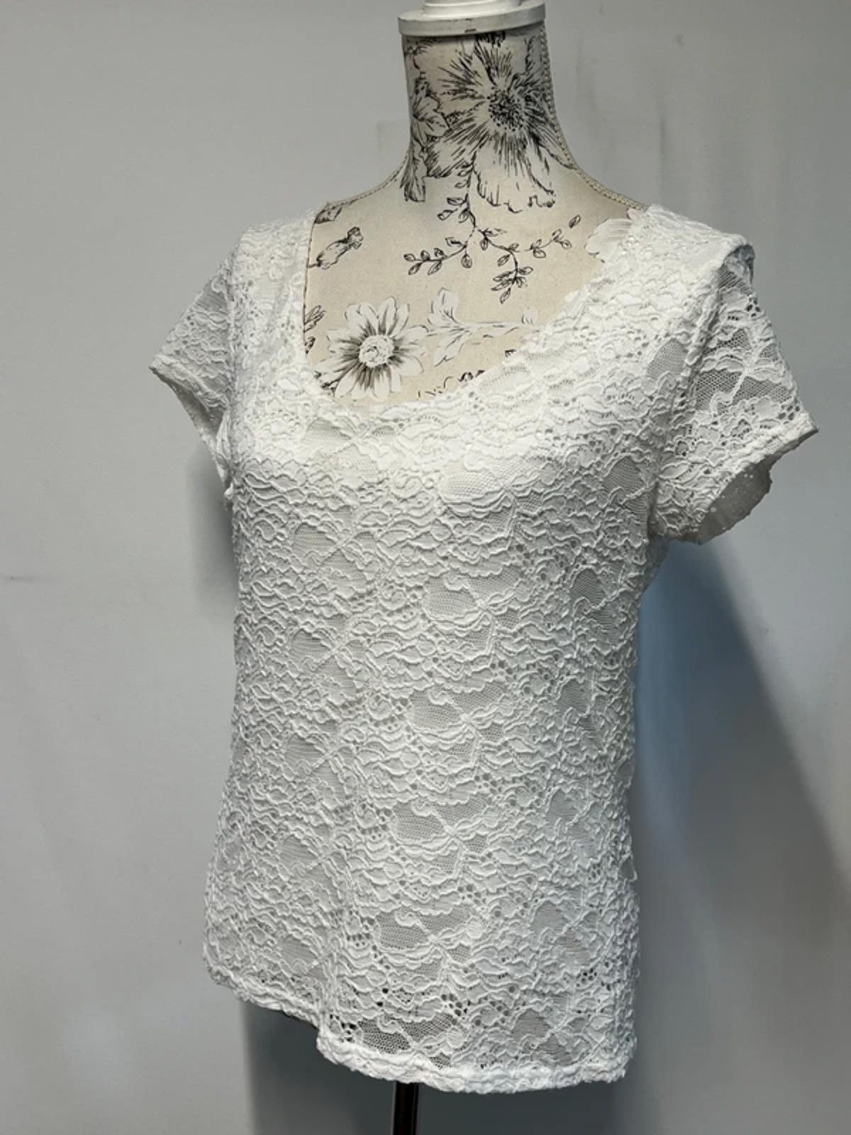 Phase 8 | 14 | White Floral Lace-Style Top