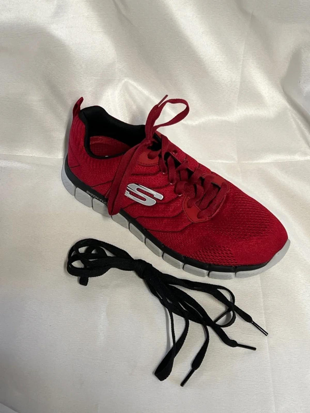 Skechers | 7.5 | Red Trainers