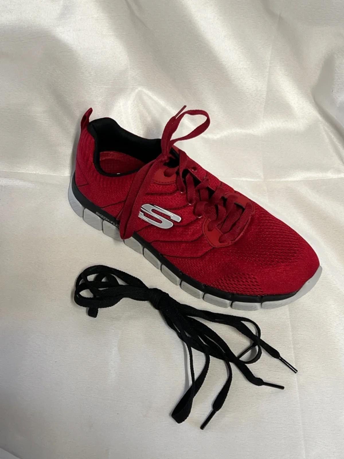 Skechers | 7.5 | Red Trainers