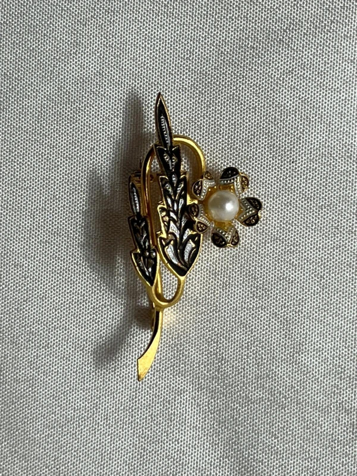 Vintage Damascene Brooch | Faux Pearl