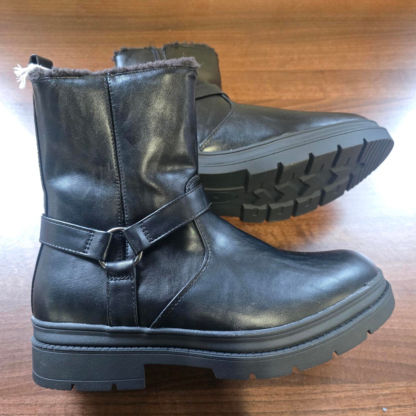 Serra Size 7 new black ankle boots