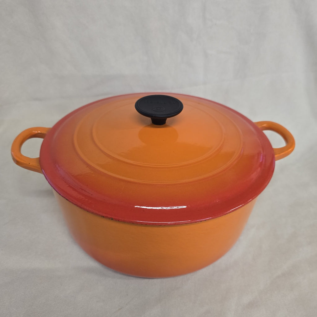 Le Creuset Dutch 11" Oven pot