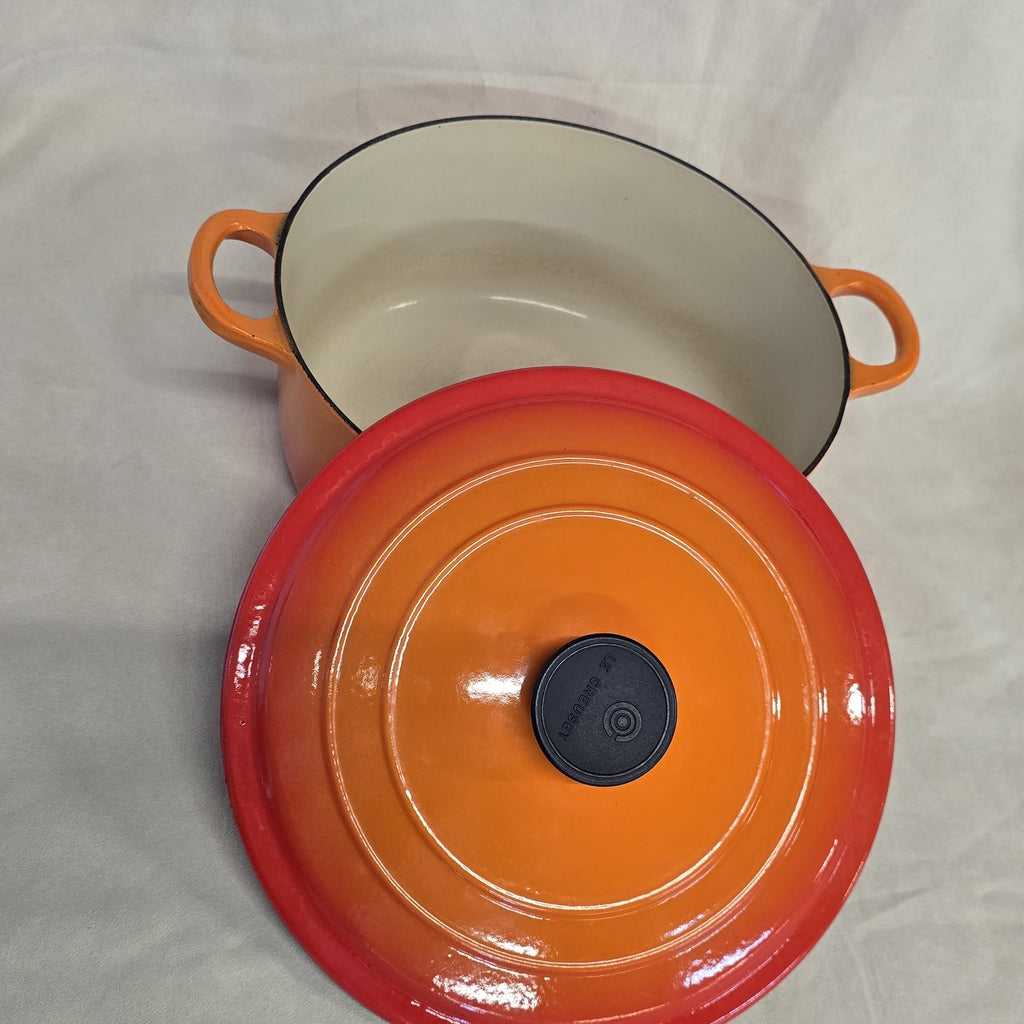 Le Creuset Dutch 11" Oven pot