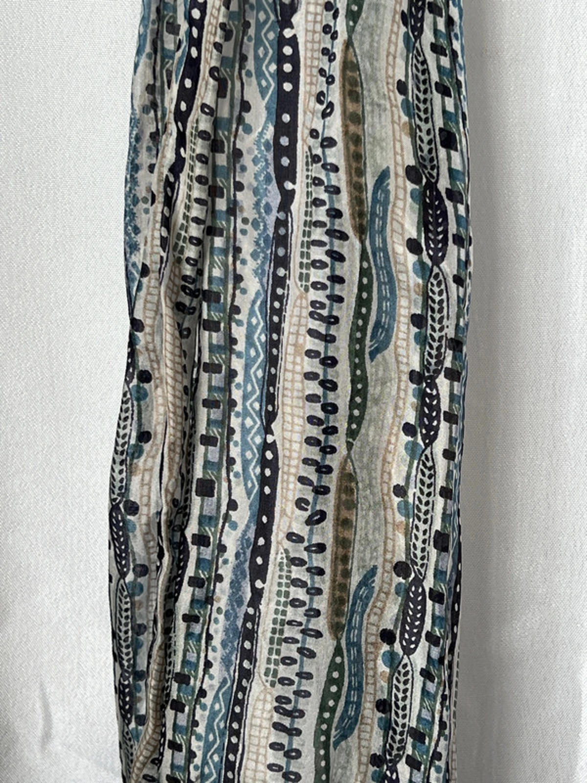 Navy &amp; Khaki Large Scarf / Shawl | Unique Pattern | Very Good Condition