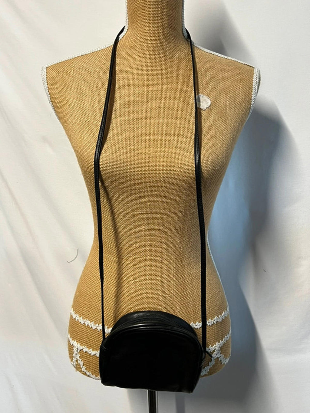 Arrogance | Black Leather Shoulderbag/crossbodybag