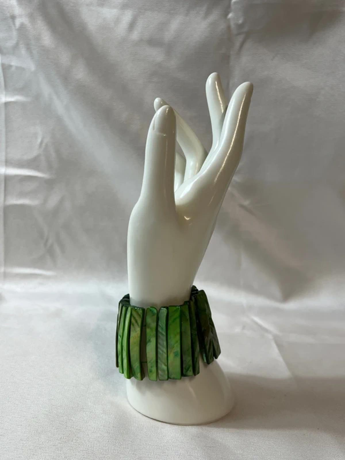 Vintage Style | Green Shell Bracelet