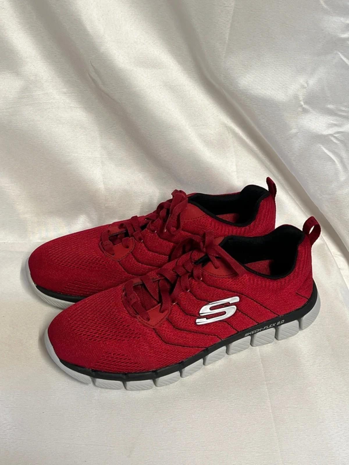 Skechers | 7.5 | Red Trainers