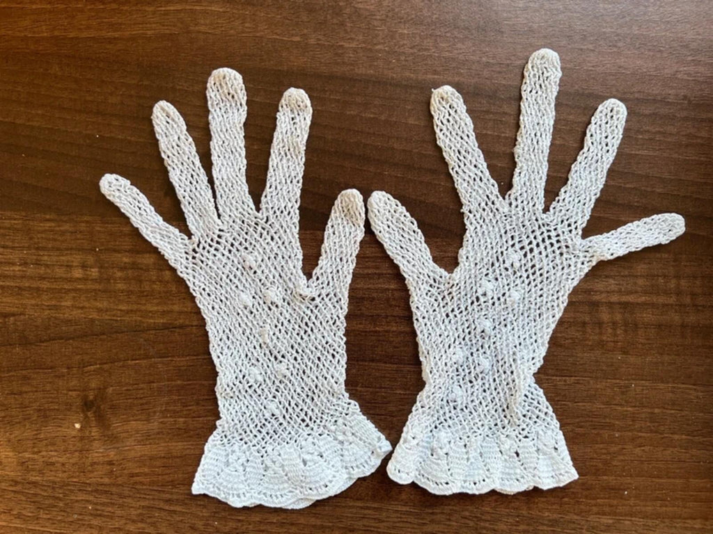 Vintage White Crochet Gloves