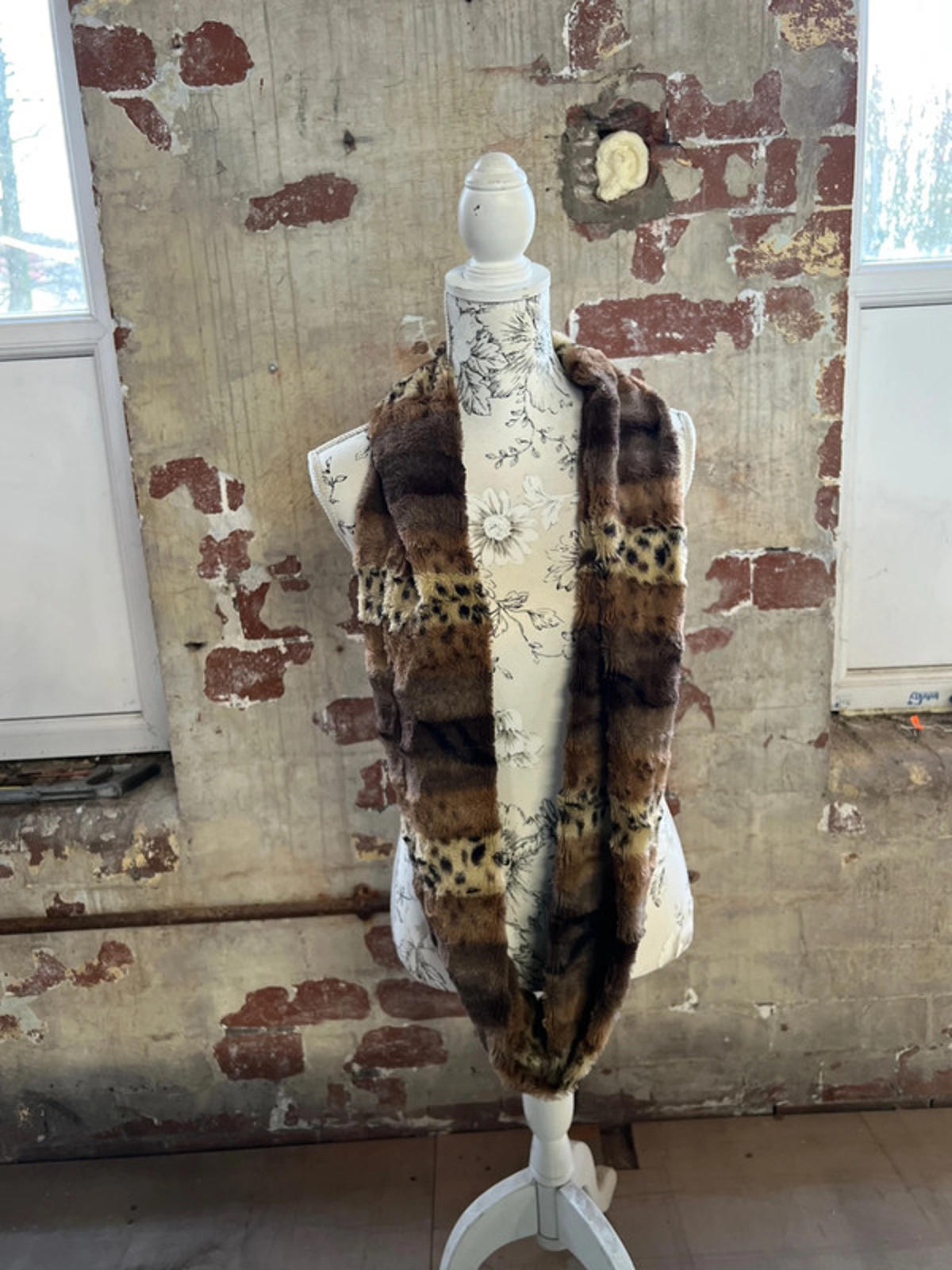 Faux Fur Leopard Print Scarf