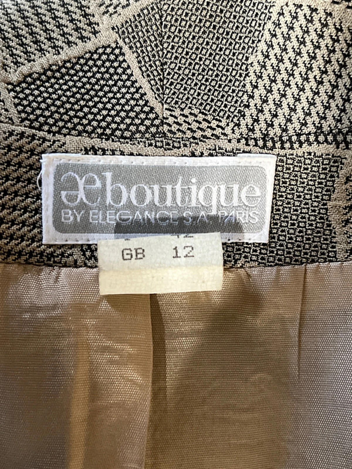 ae boutique | 12| Vintage Blazer | Viscose/Acetate Blend