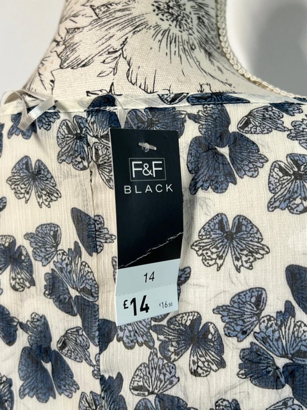 F&F | 14 | Ladies black and white floral top |