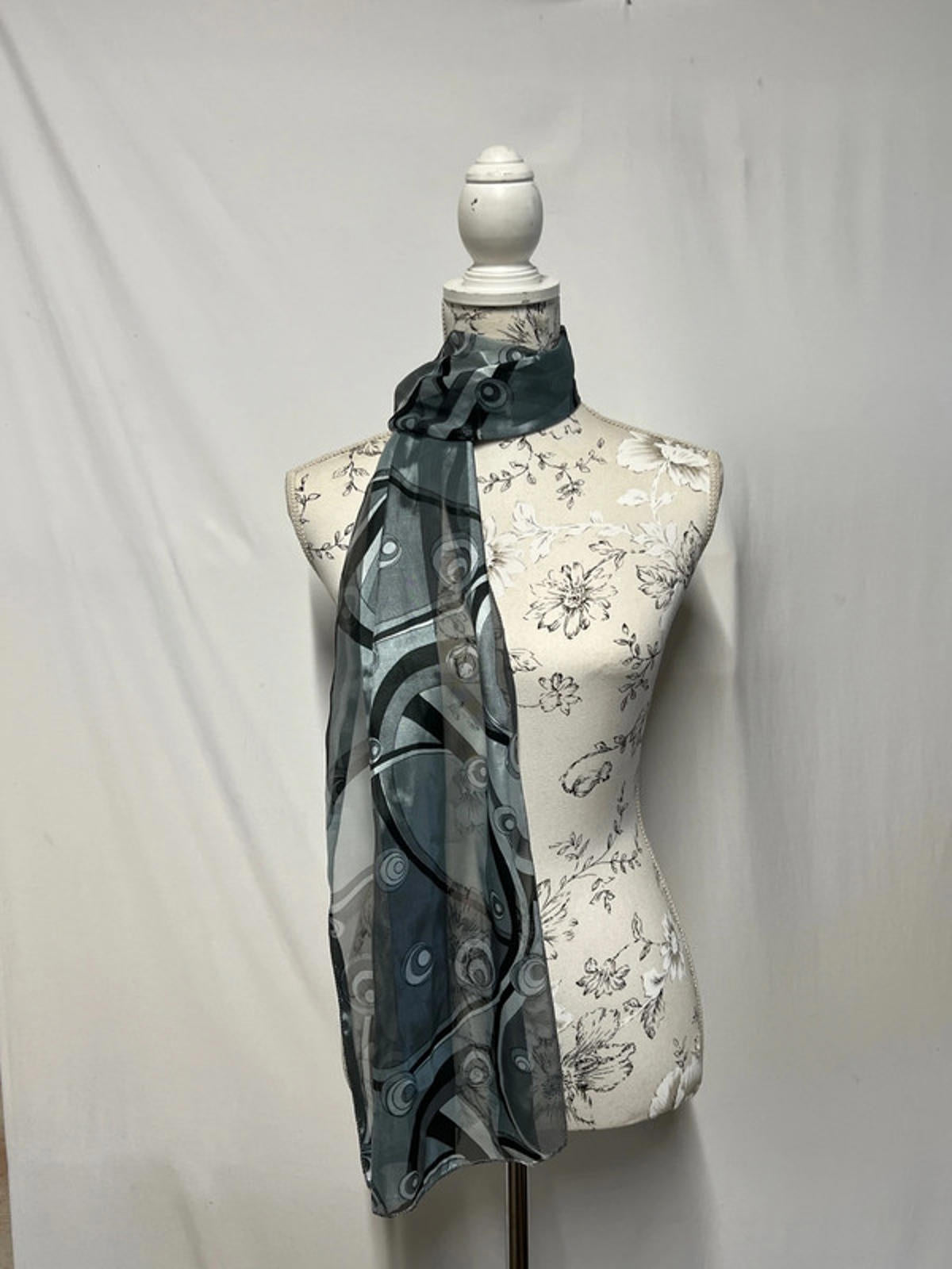 Vintage Ladies Art-Deco Polyester Scarf