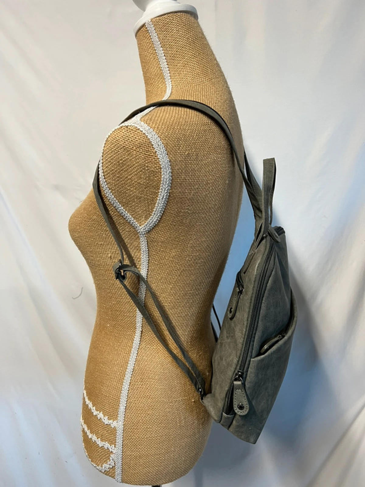 Piace Molto | Khaka backpack/crossbody bag