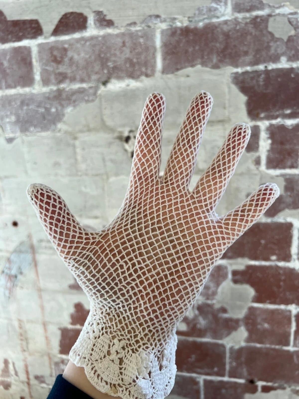 Vintage White Crochet Gloves