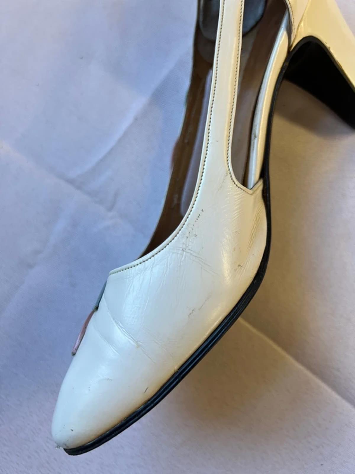 1950’s GM London | 3.5 | White heels with blue and pink leaves