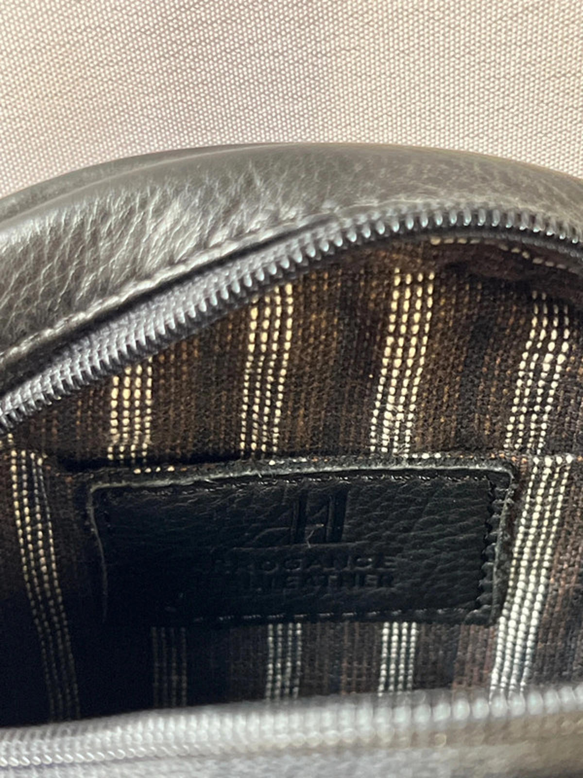 Arrogance | Black Leather Shoulderbag/crossbodybag