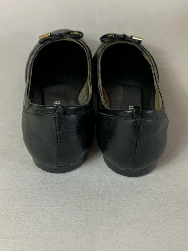 Kinloch | Size 6 | Black patent rim leather ballets with gold trim bows