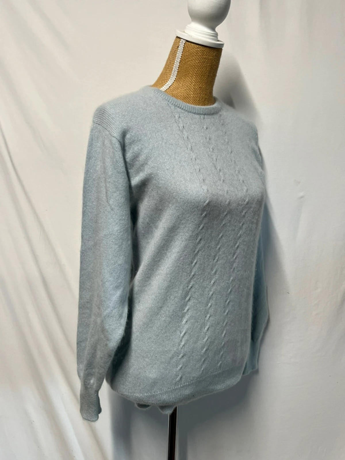 White Of Hawick | 14/16 | Blue jumper | 100% Scottish Cashmere