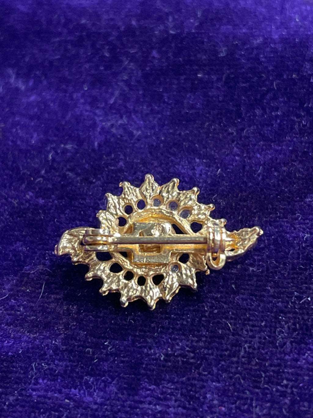 Costume jewellery Brooch