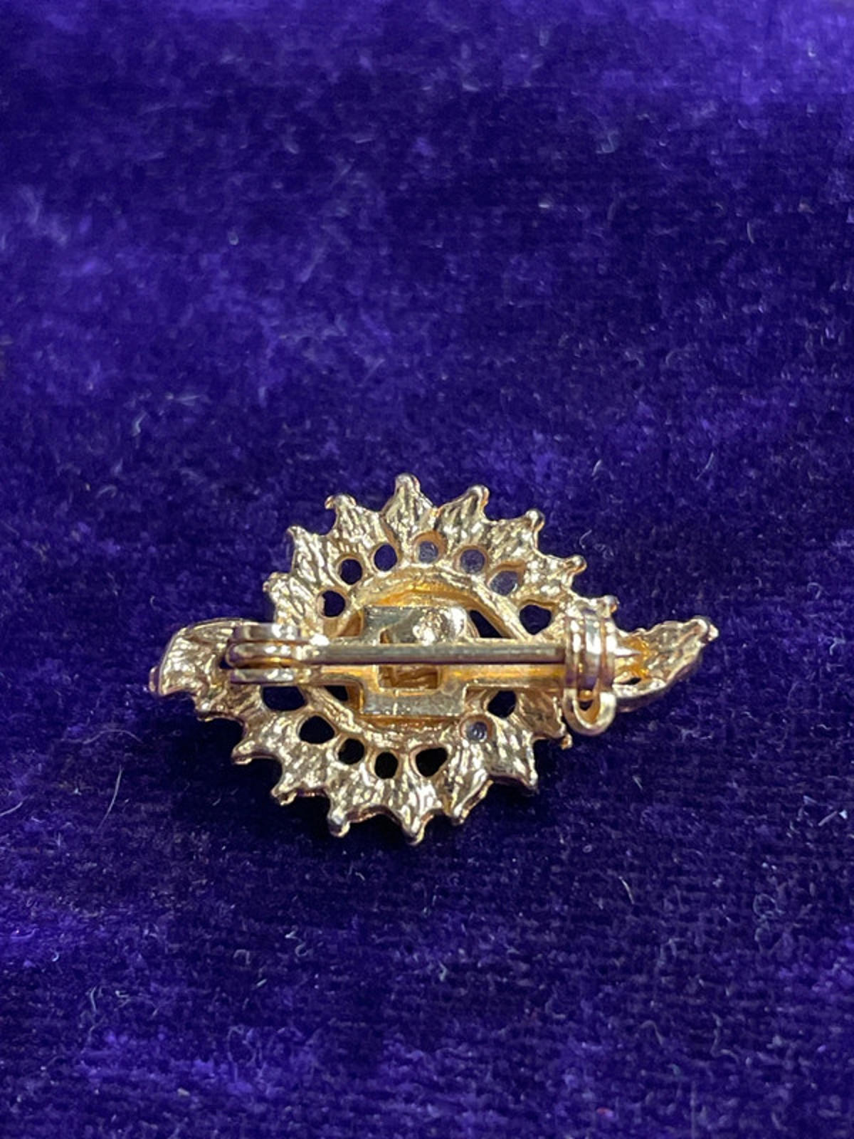 Costume jewellery Brooch