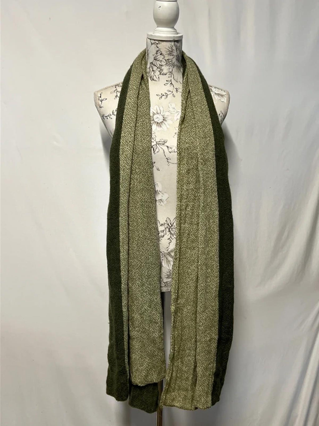Vintage Ladies Winter Scarf | Green/Khaki