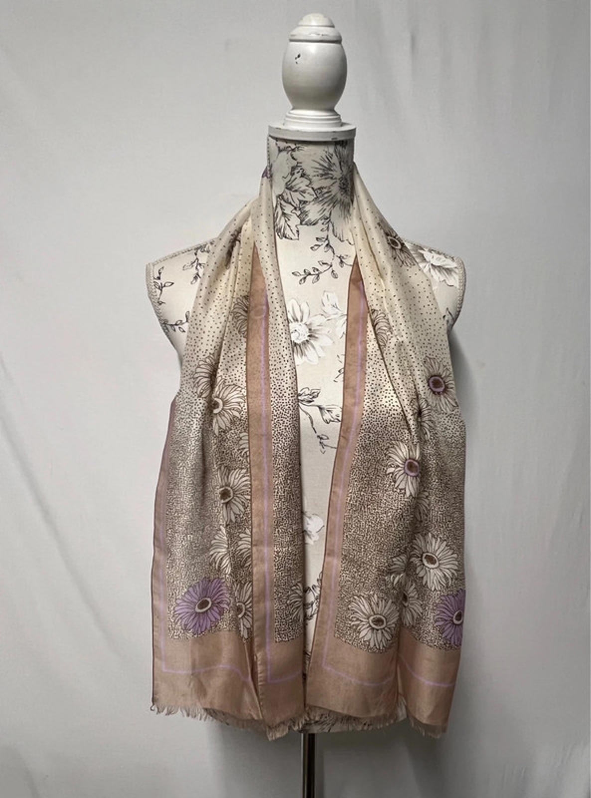 Vintage Scarf/Ascot | Rose /Beige Floral Pattern