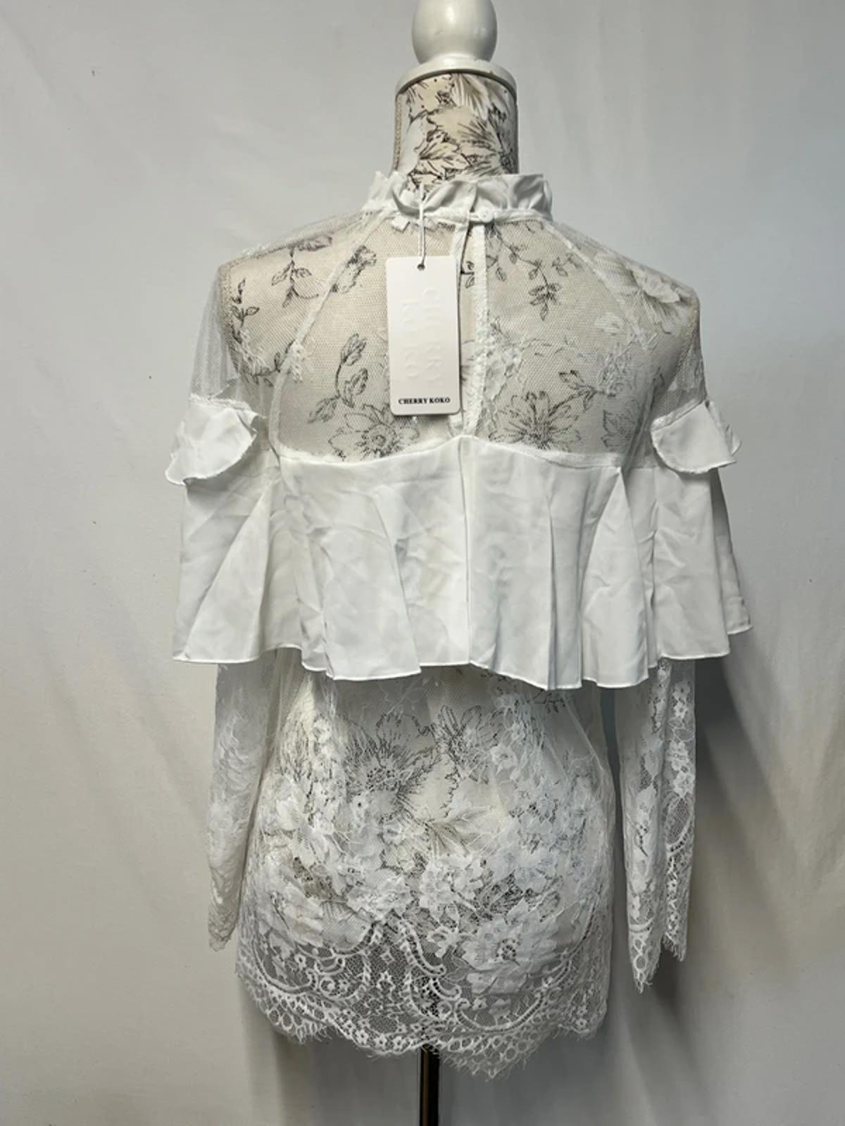 Cherry Koko | S | White Lace Long Sleeve Blouse