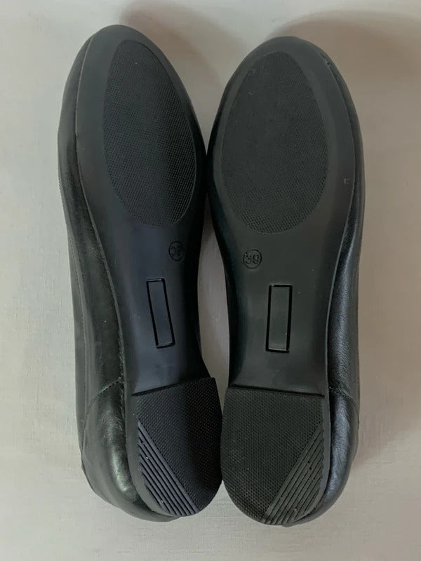 Kinloch | Size 6 | Black patent rim leather ballets with gold trim bows