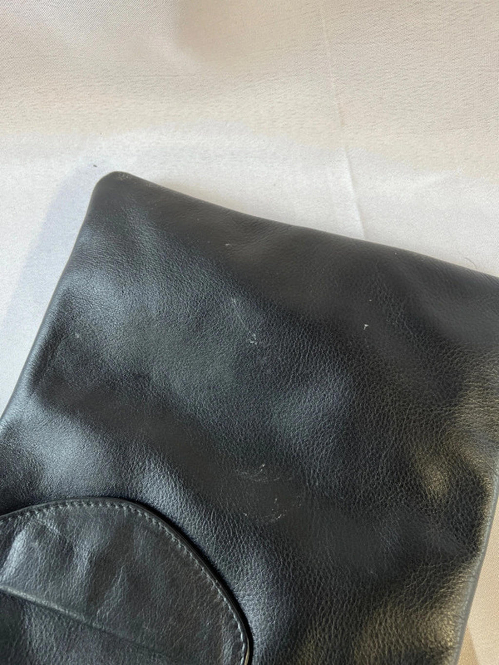 Taurus | Black leather cross body bag