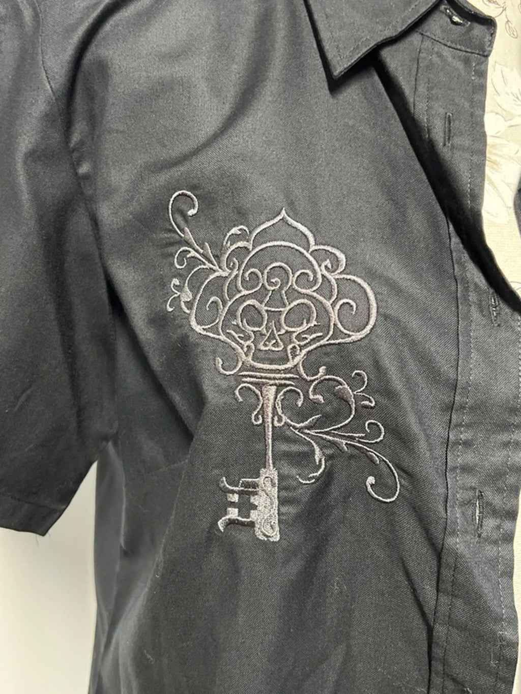 Bride & Gloom | XL | Black cotton skull key embroidered shirt