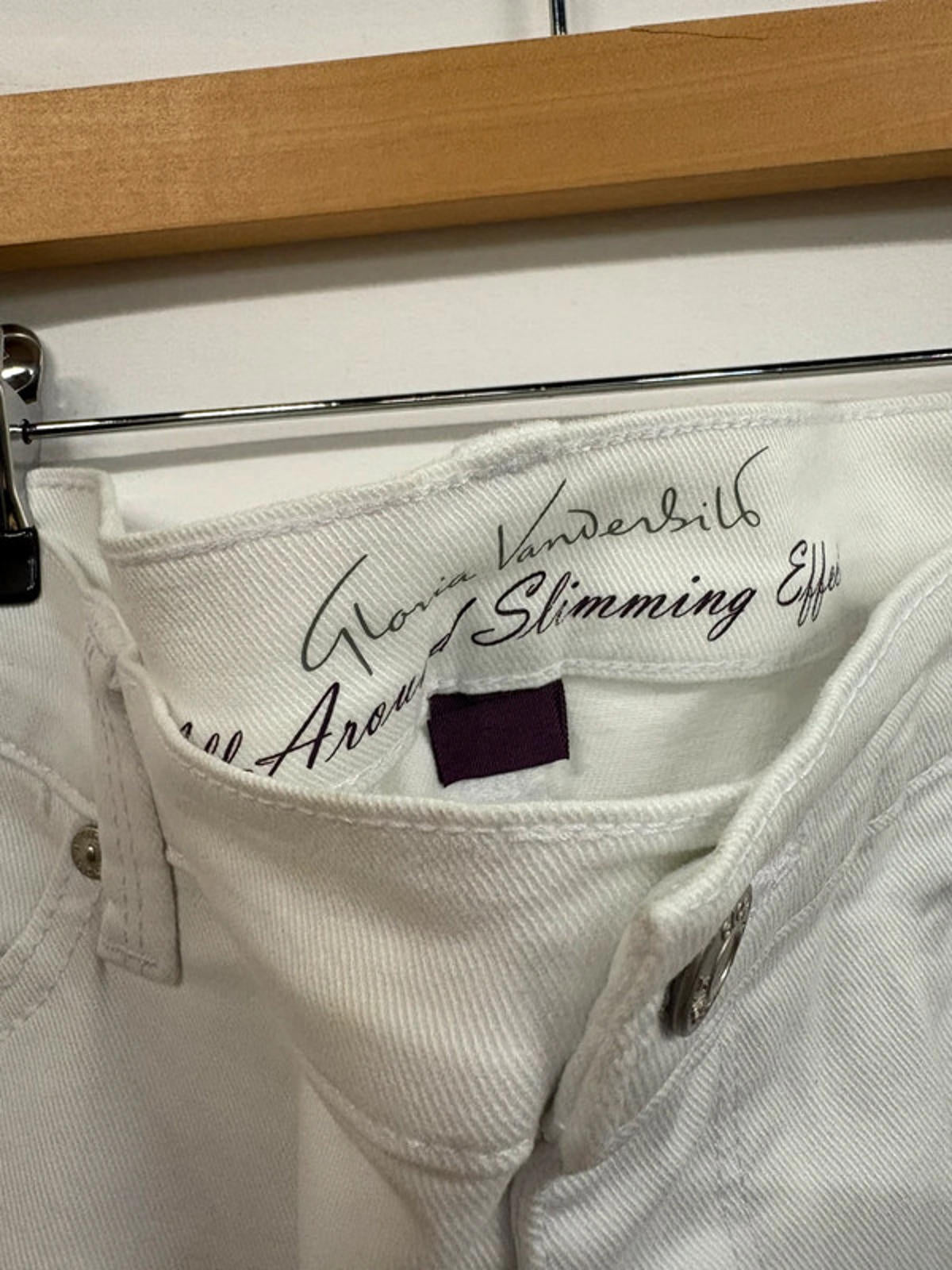Gloria Vanderbilt ladies shorts