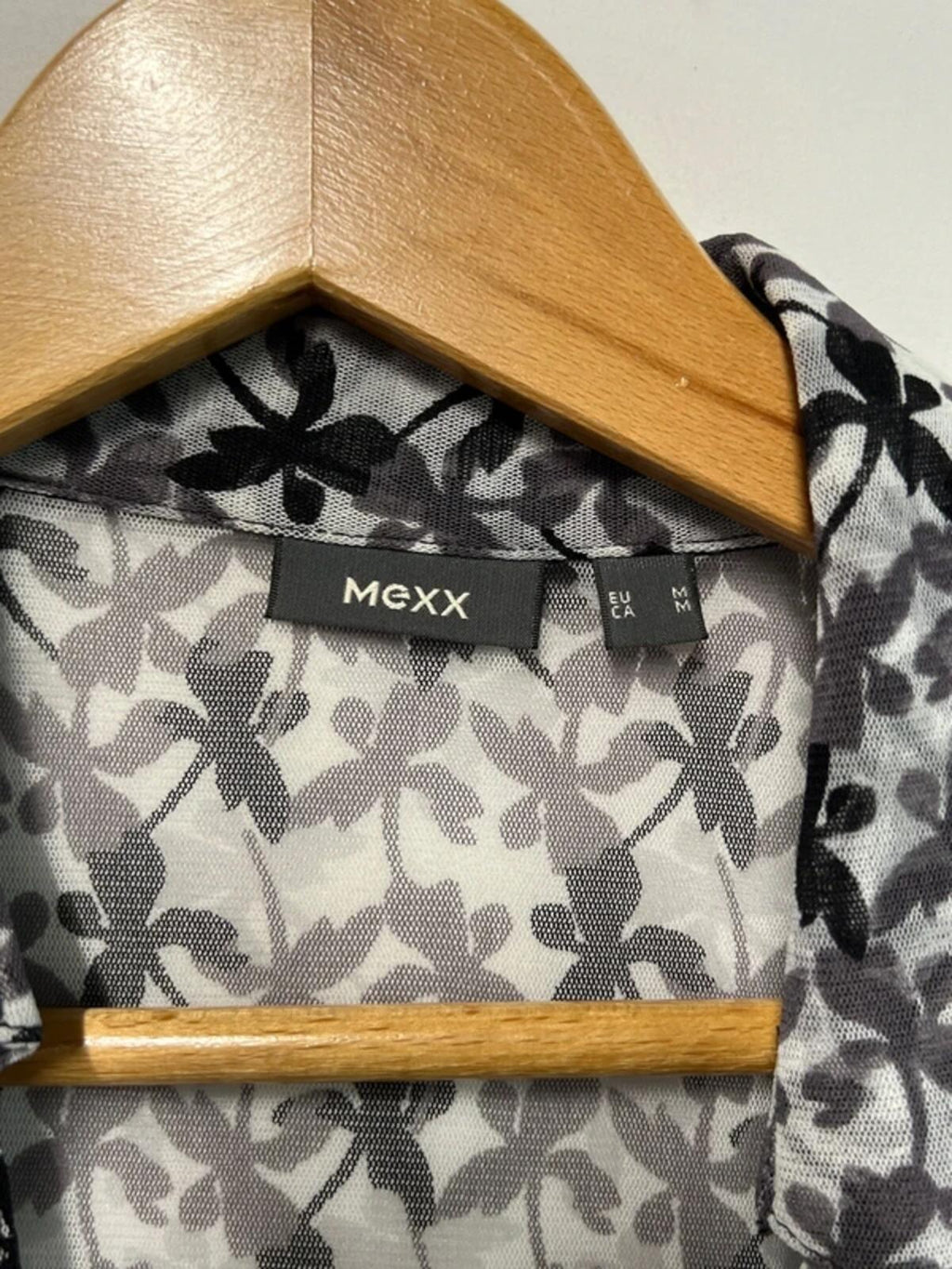 Vintage Mexx | M | Black and White Abstract Shirt