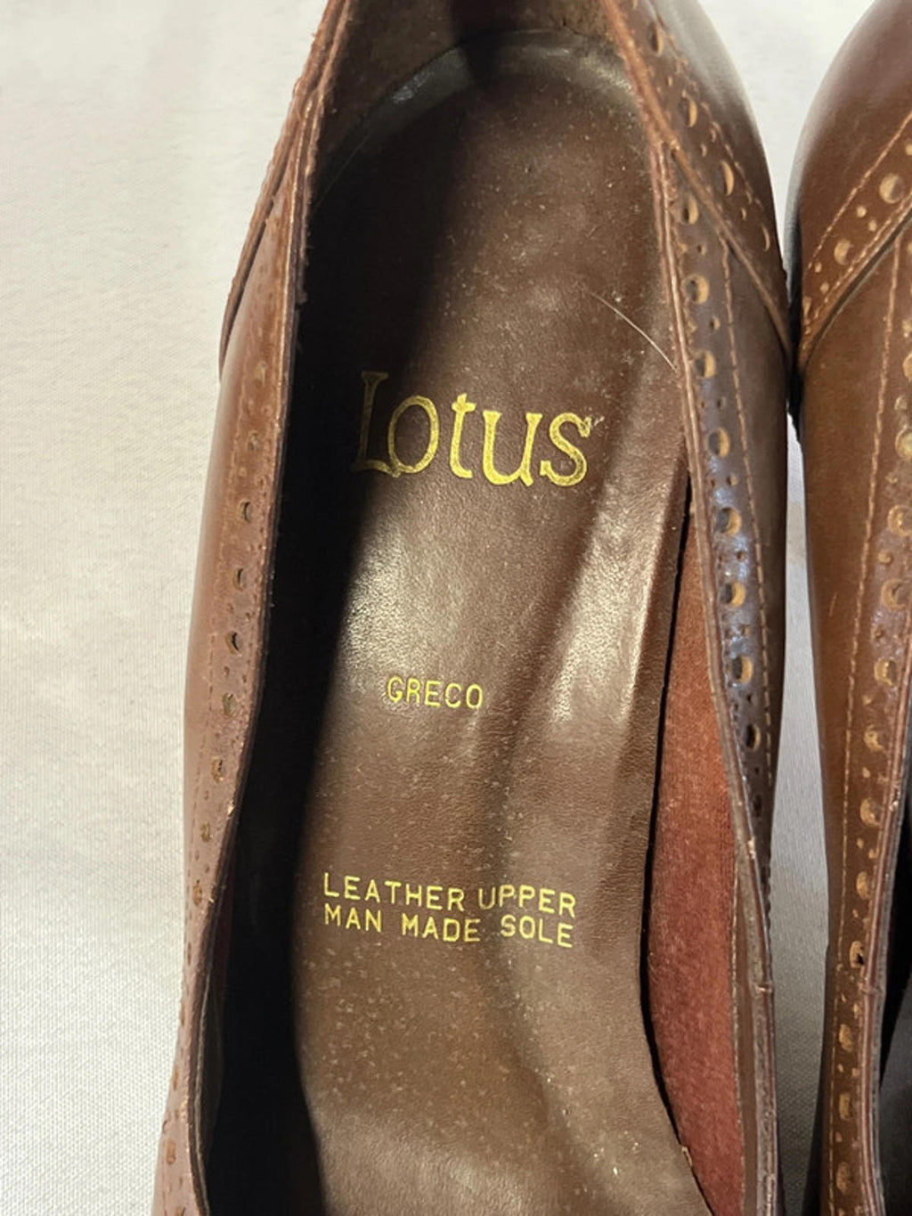 Vintage Lotus | 5.5| Tan Brogue Heels |