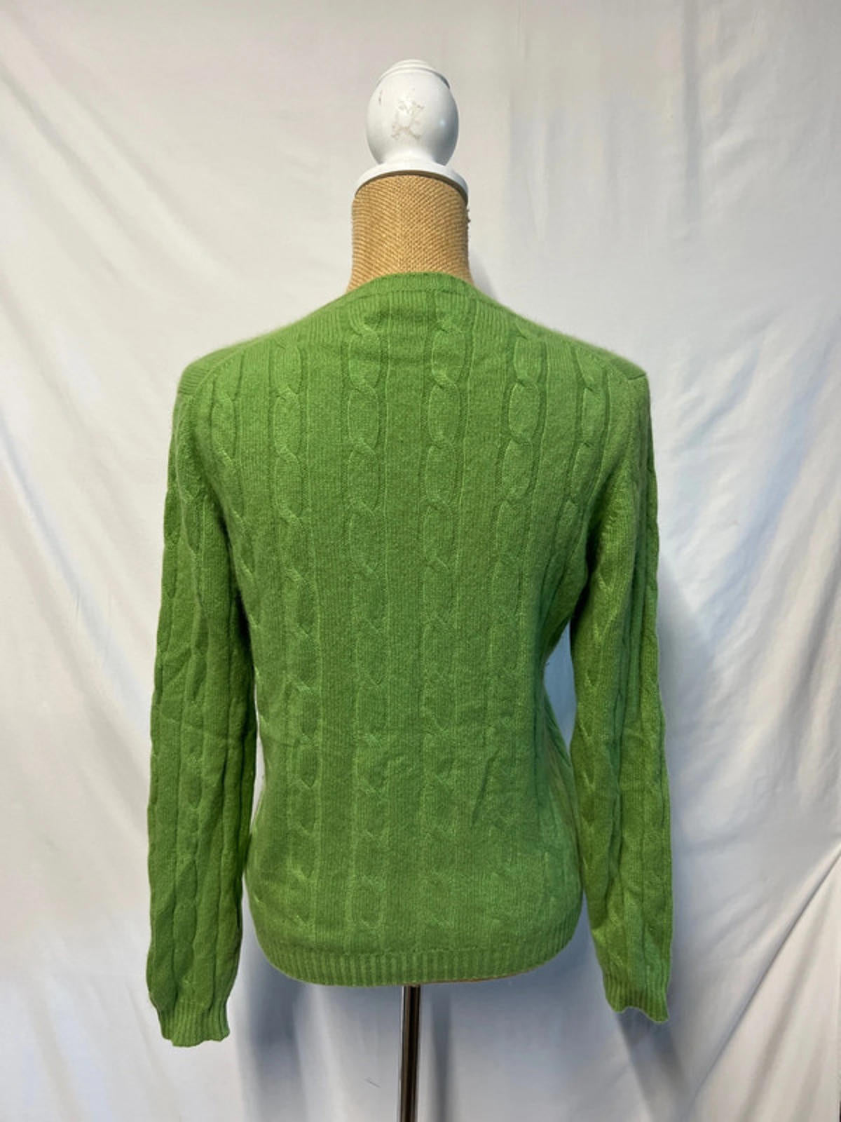 Cameron | Green Scottish Cashmere V- neck Jumper | 100% Cashmere
