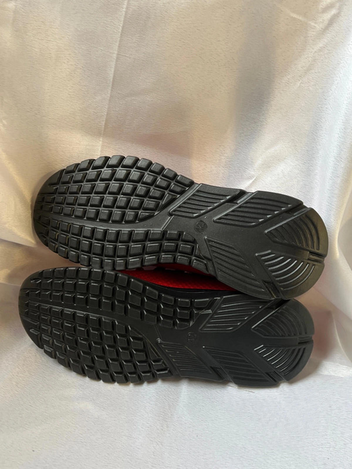 51000 | Red Trainers | Size 8